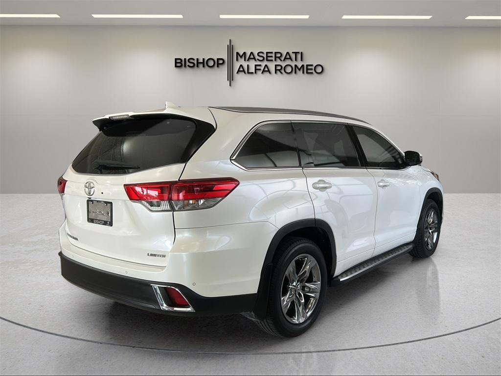 used 2019 Toyota Highlander car, priced at $27,995