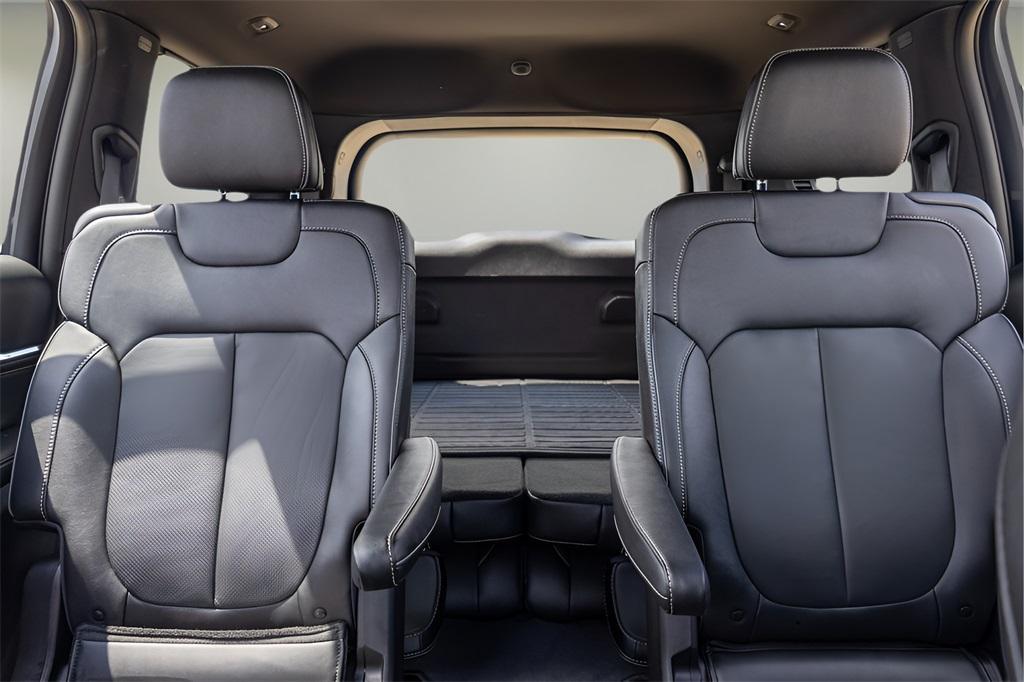 used 2024 Jeep Grand Cherokee L car, priced at $44,752