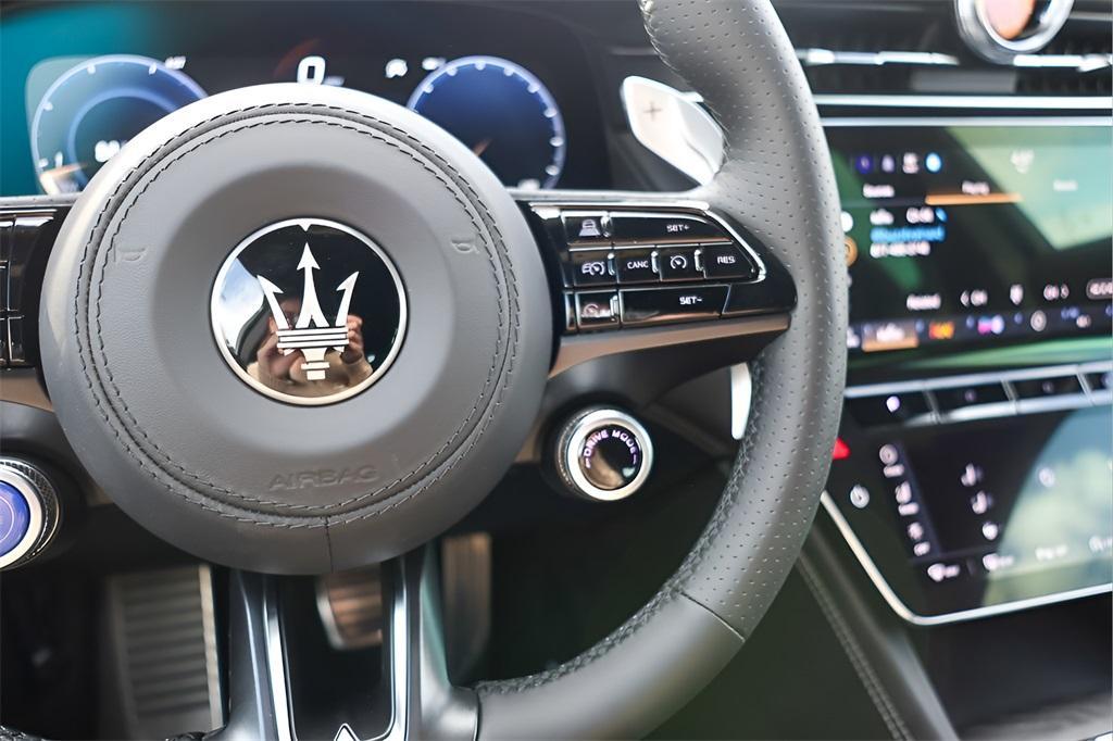 new 2025 Maserati Grecale car, priced at $86,958