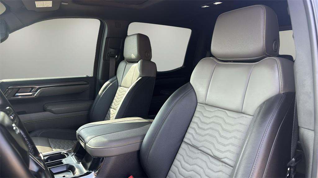 used 2024 Chevrolet Silverado 1500 car, priced at $59,900