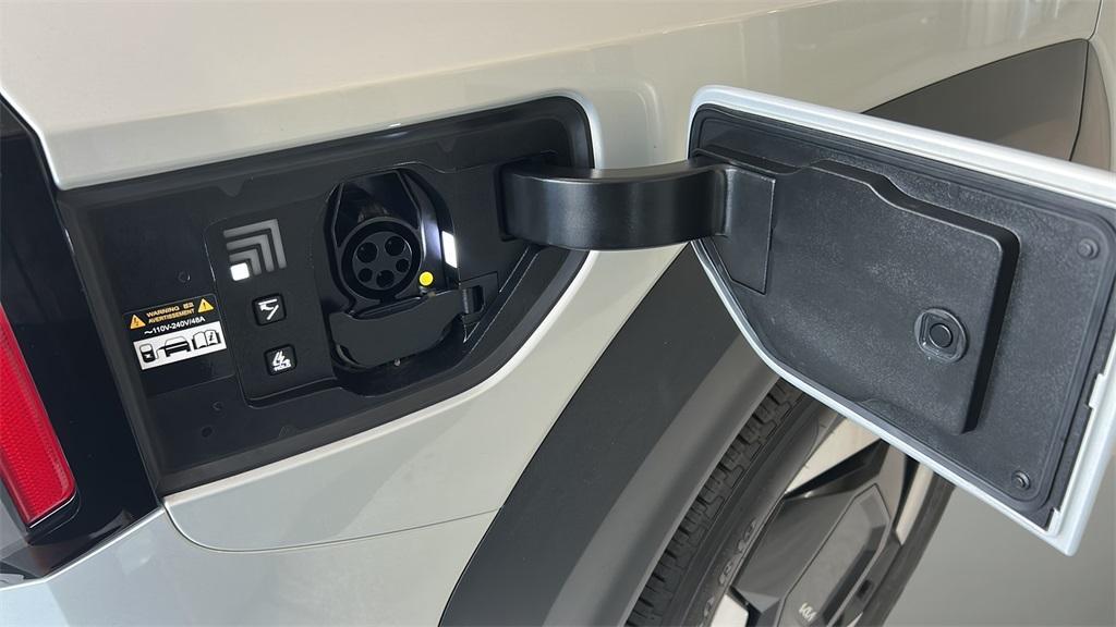 used 2024 Kia EV9 car, priced at $40,563
