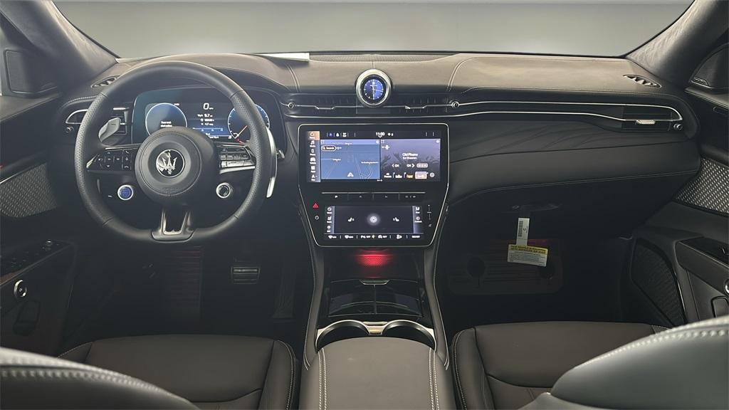 new 2025 Maserati Grecale car, priced at $69,726