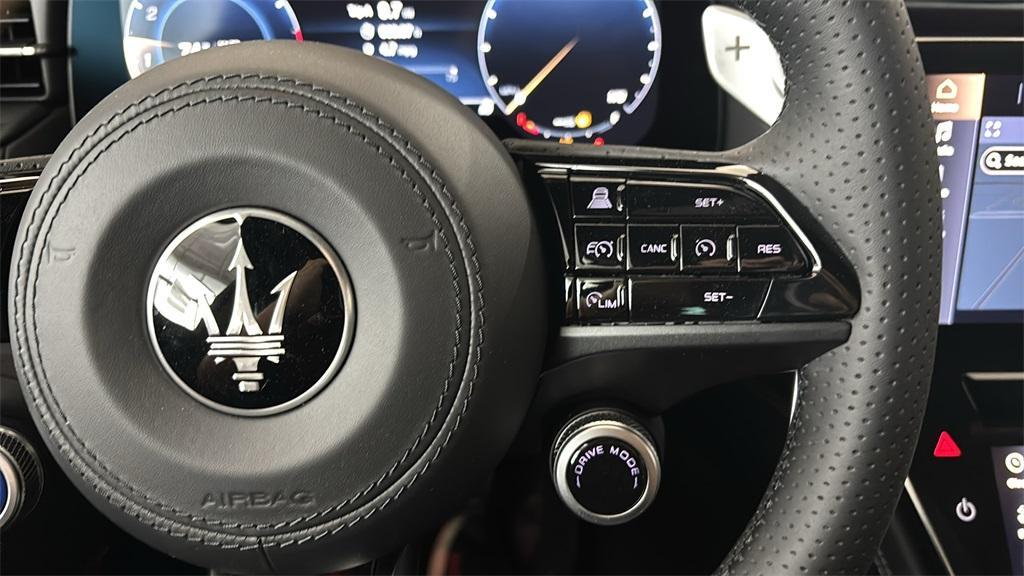new 2025 Maserati Grecale car, priced at $69,726