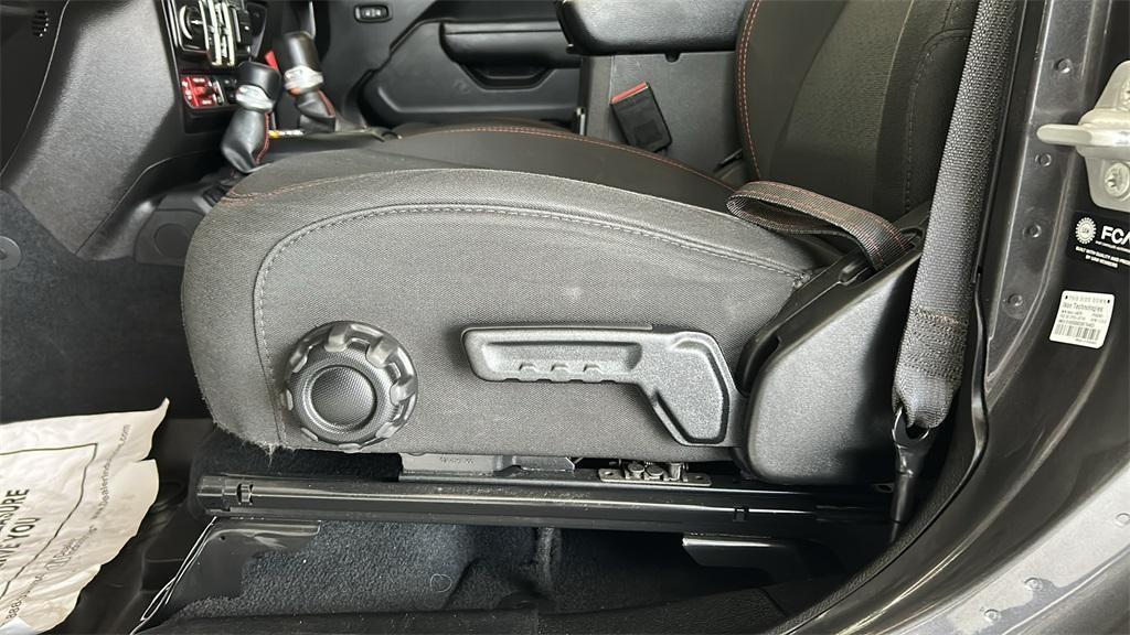 used 2022 Jeep Gladiator car, priced at $38,946