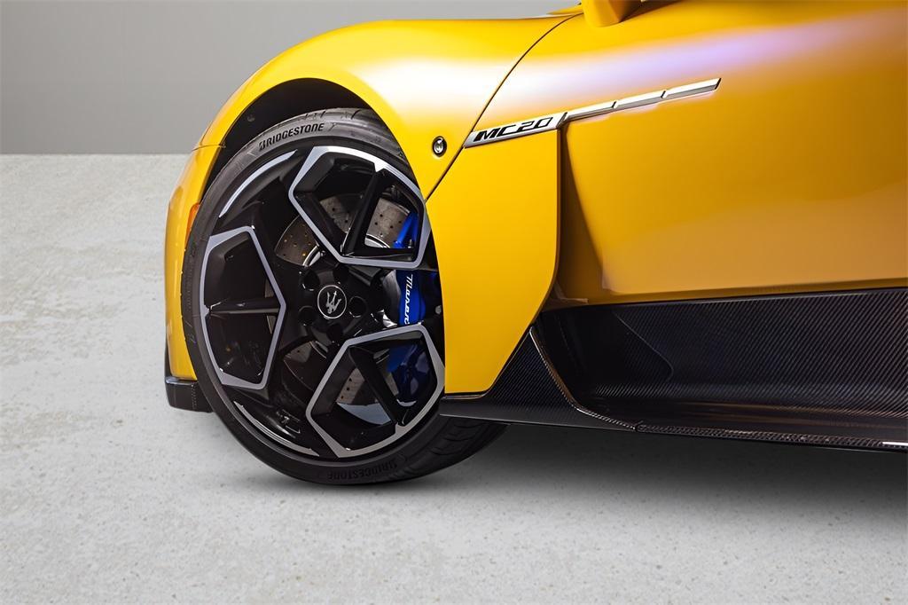 new 2024 Maserati MC20 car, priced at $289,000