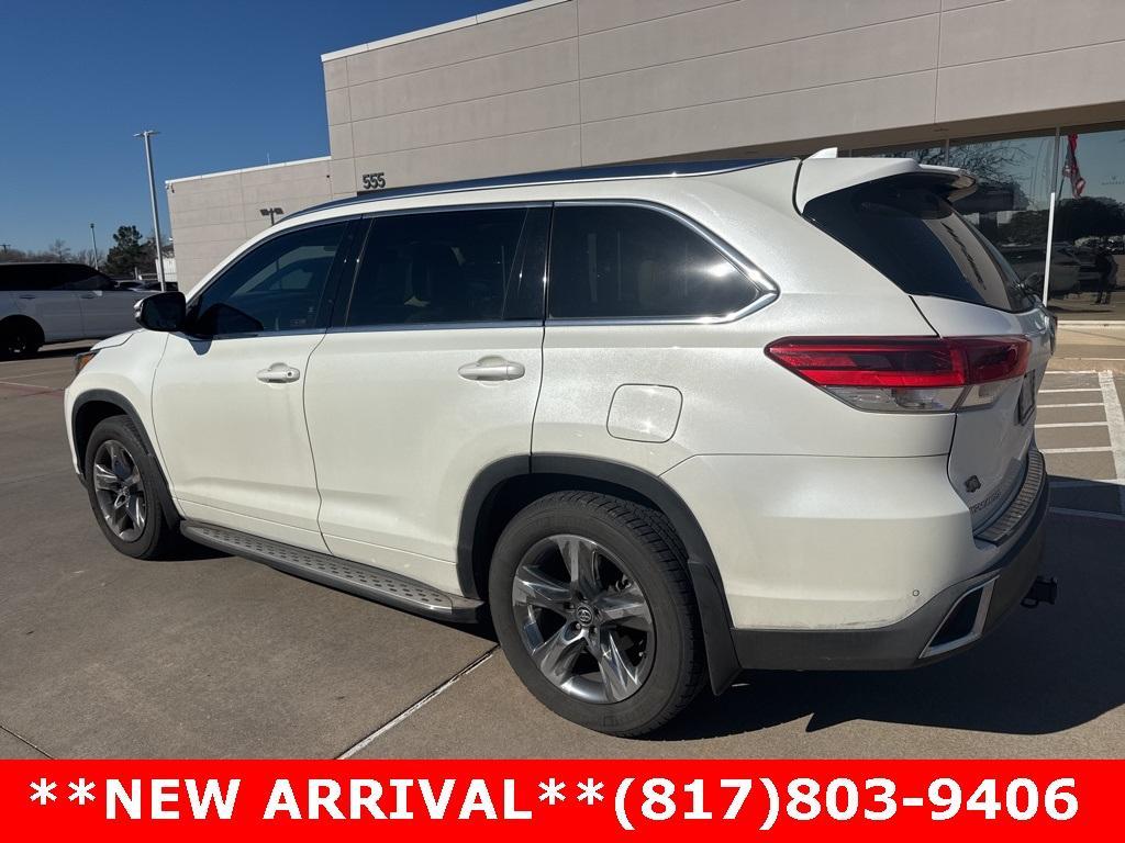 used 2018 Toyota Highlander car, priced at $25,389