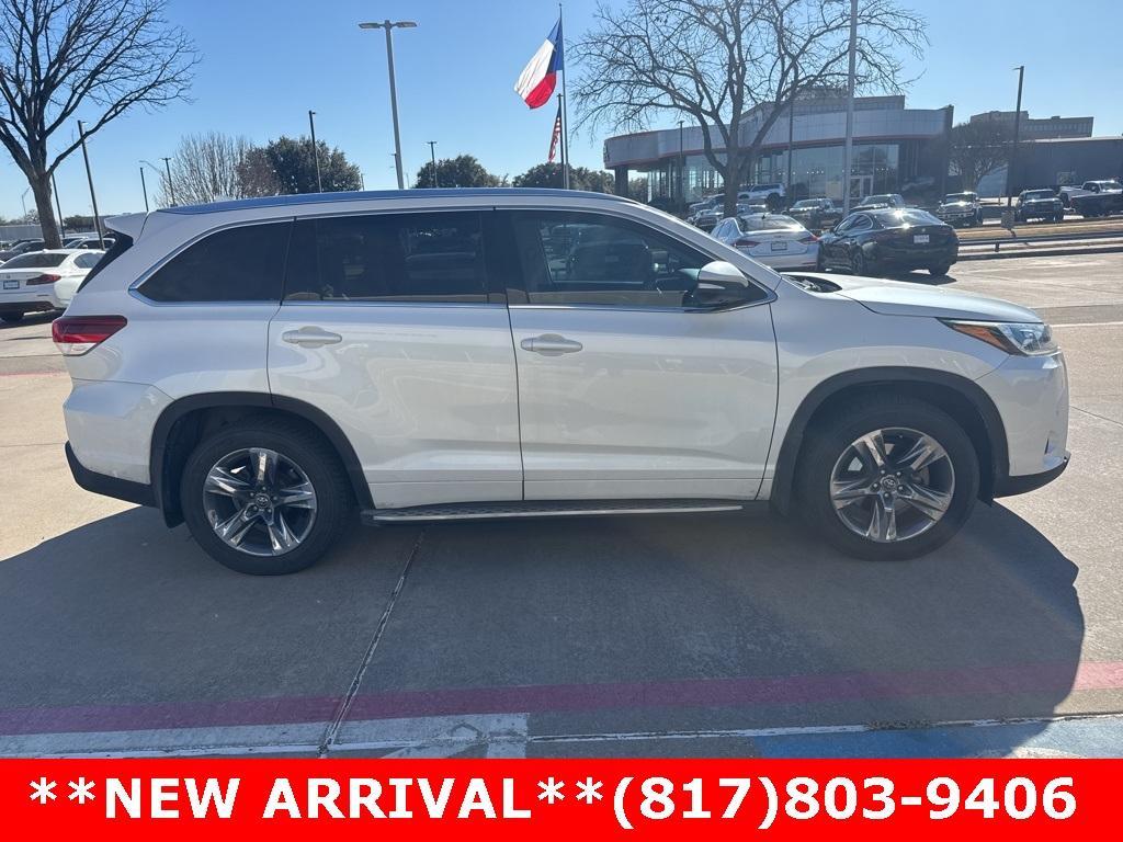 used 2018 Toyota Highlander car, priced at $25,389