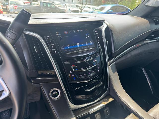 used 2020 Cadillac Escalade ESV car, priced at $40,995
