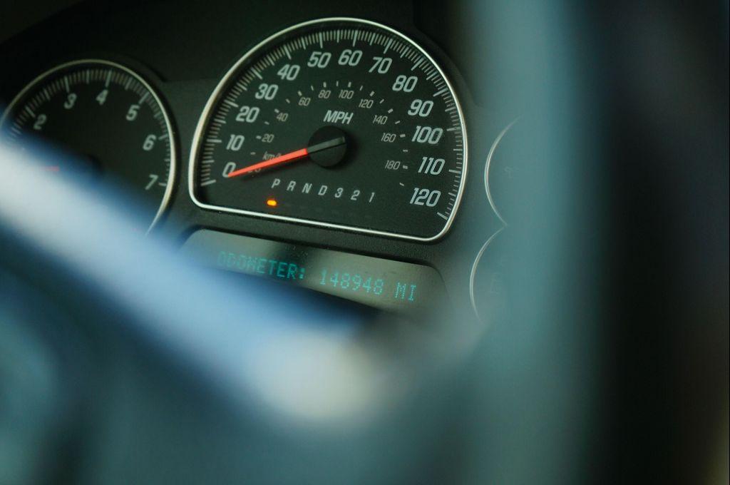 used 2006 GMC Envoy car, priced at $9,995