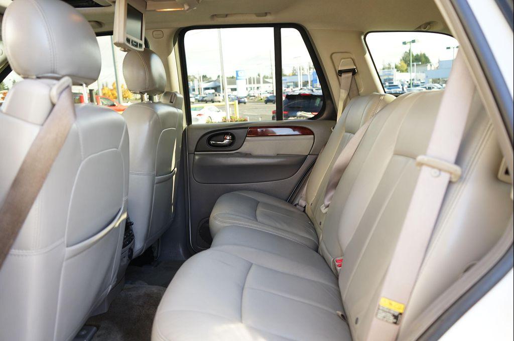 used 2006 GMC Envoy car, priced at $9,995