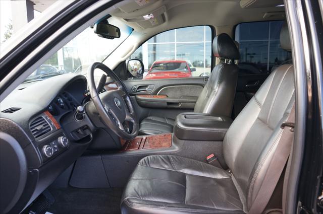 used 2007 Chevrolet Avalanche car, priced at $13,995