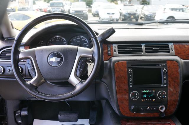 used 2007 Chevrolet Avalanche car, priced at $13,995