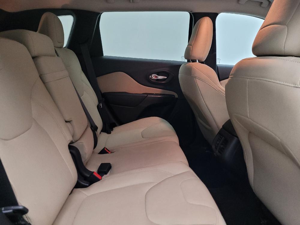 used 2015 Jeep Cherokee car, priced at $13,395