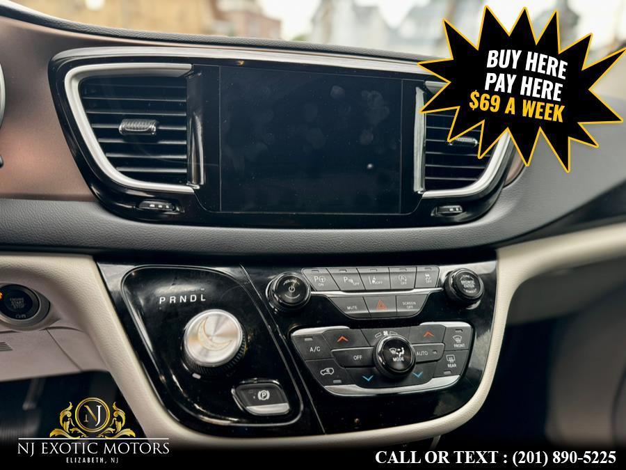 used 2018 Chrysler Pacifica car