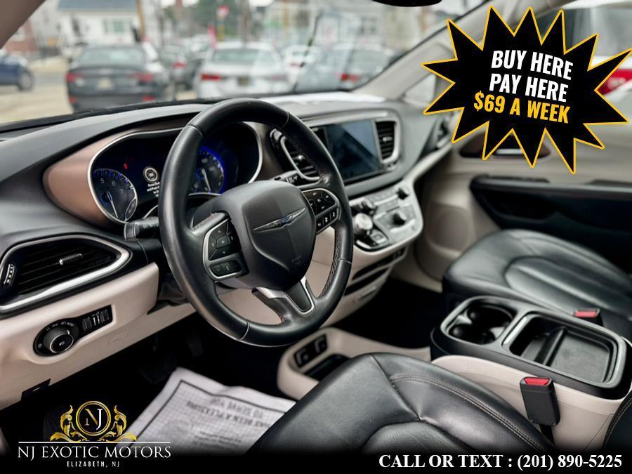 used 2018 Chrysler Pacifica car