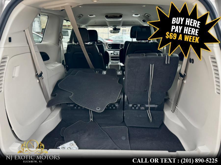 used 2018 Chrysler Pacifica car