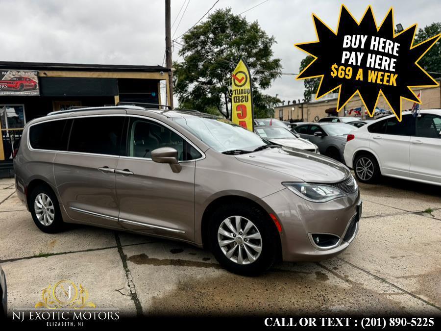 used 2018 Chrysler Pacifica car