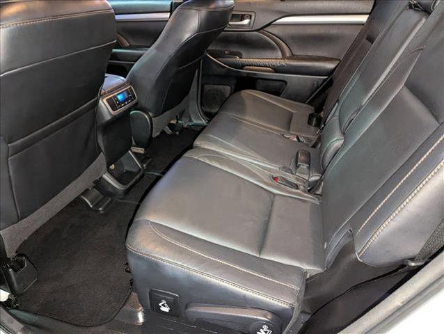 used 2016 Toyota Highlander car, priced at $16,917