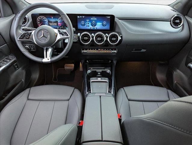 new 2025 Mercedes-Benz GLA 250 car, priced at $42,250