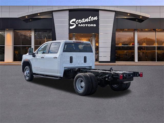 new 2025 GMC Sierra 3500 car, priced at $57,013