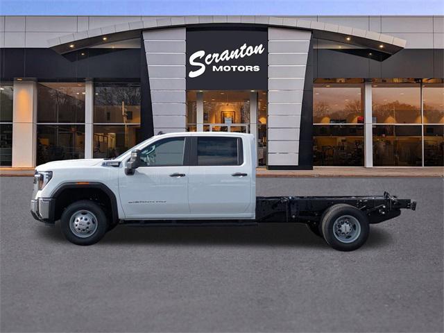new 2025 GMC Sierra 3500 car, priced at $57,013