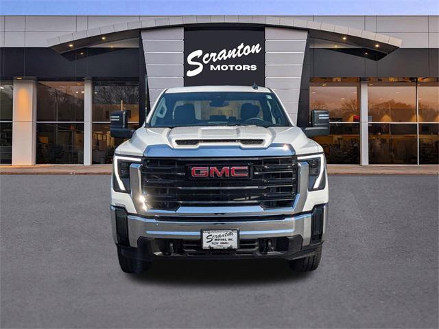 new 2024 GMC Sierra 3500 car, priced at $57,015