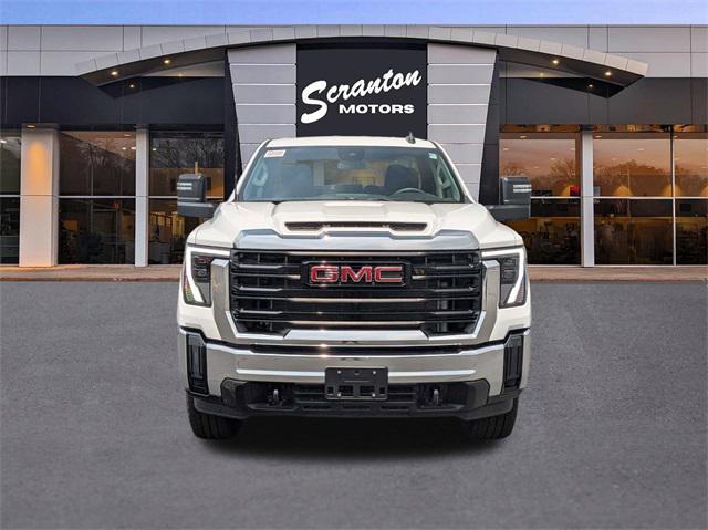 new 2024 GMC Sierra 3500 car, priced at $55,233