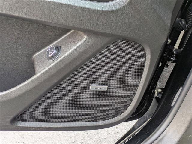 used 2022 Chevrolet Traverse car, priced at $31,856