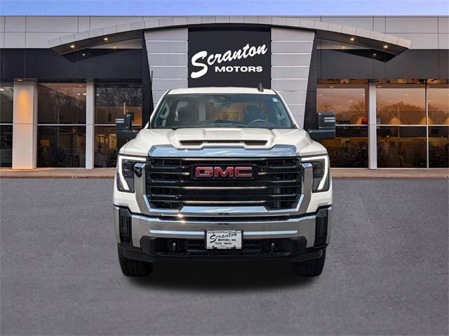 new 2024 GMC Sierra 3500 car, priced at $55,233