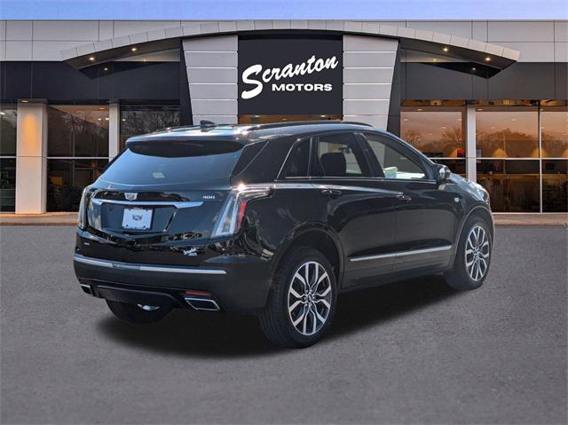 used 2022 Cadillac XT5 car, priced at $43,889