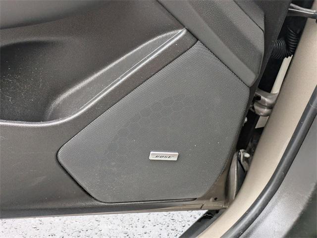 used 2022 Cadillac XT5 car, priced at $33,900