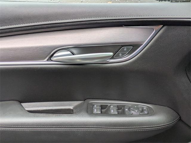 used 2022 Cadillac XT5 car, priced at $33,900