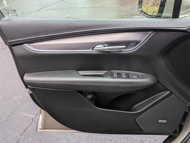 used 2022 Cadillac XT5 car, priced at $33,900