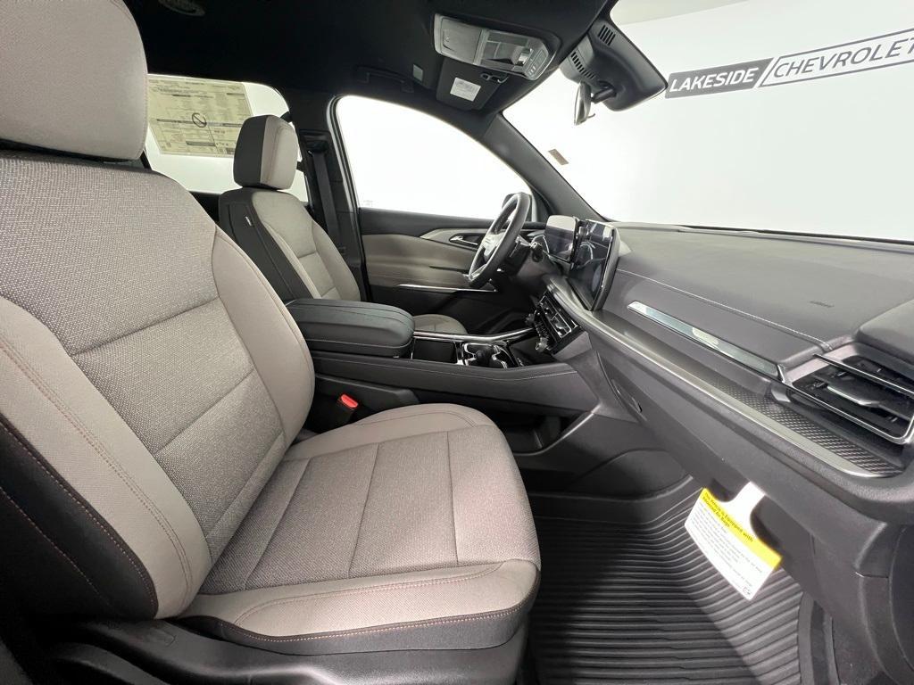 new 2025 Chevrolet Traverse car, priced at $43,045