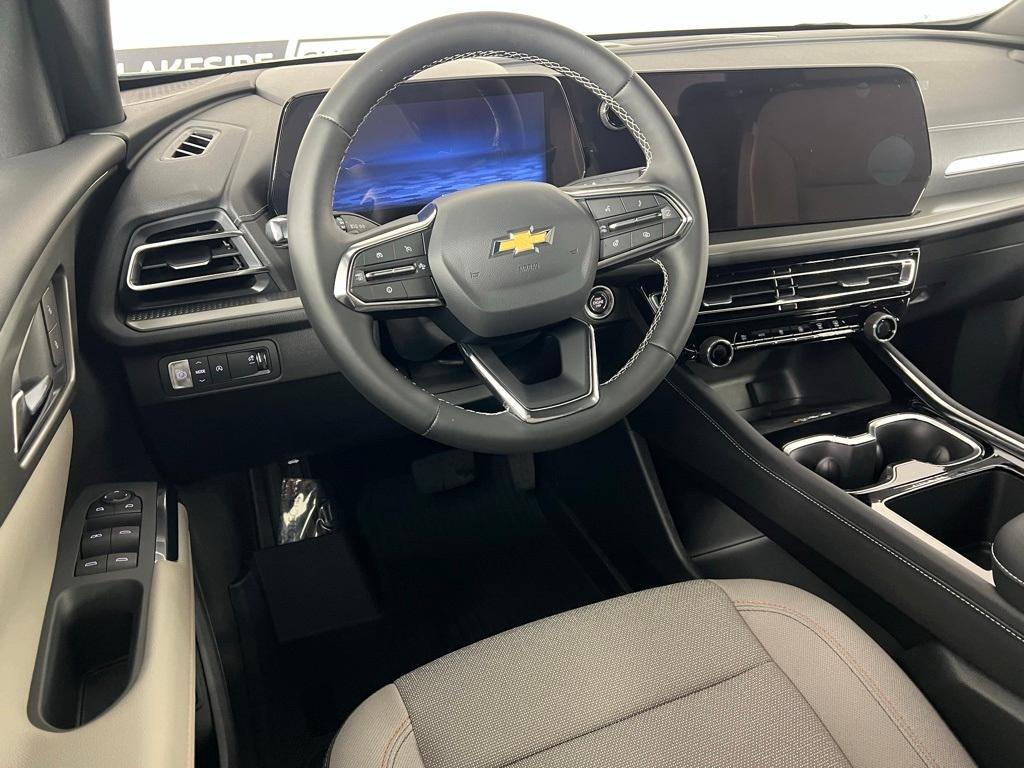 new 2025 Chevrolet Traverse car, priced at $43,045