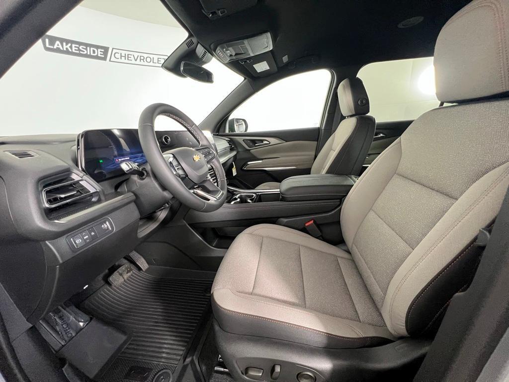 new 2025 Chevrolet Traverse car, priced at $43,045