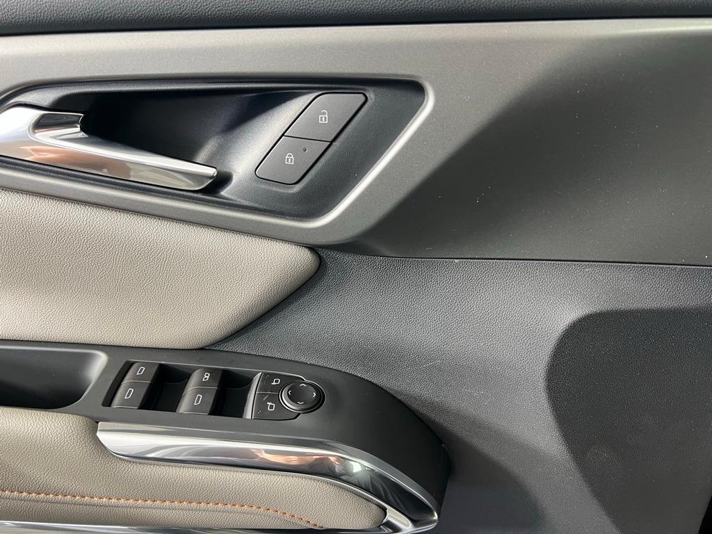 new 2025 Chevrolet Traverse car, priced at $43,045