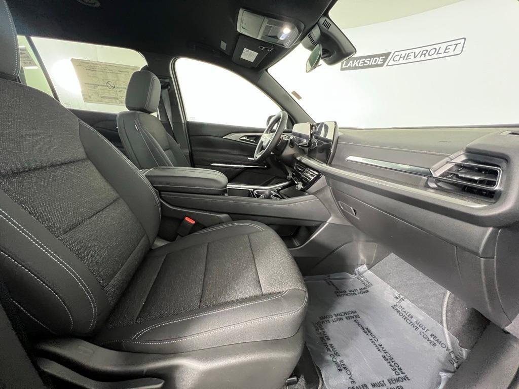 new 2025 Chevrolet Traverse car, priced at $42,195