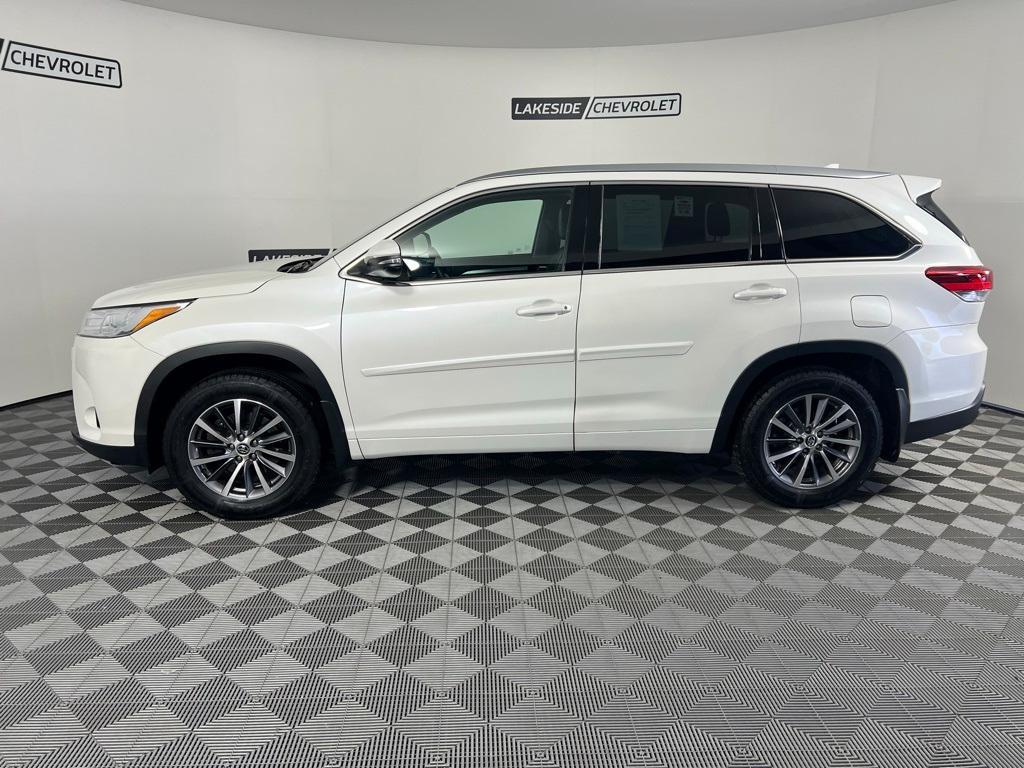 used 2018 Toyota Highlander car, priced at $23,645