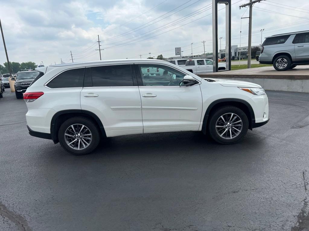 used 2018 Toyota Highlander car, priced at $23,995