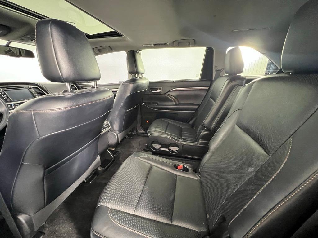 used 2016 Toyota Highlander car, priced at $21,495