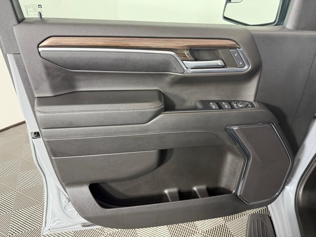 used 2024 Chevrolet Silverado 1500 car, priced at $39,999