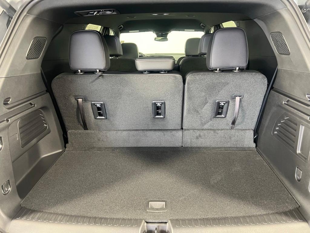 new 2025 Chevrolet Traverse car, priced at $43,195