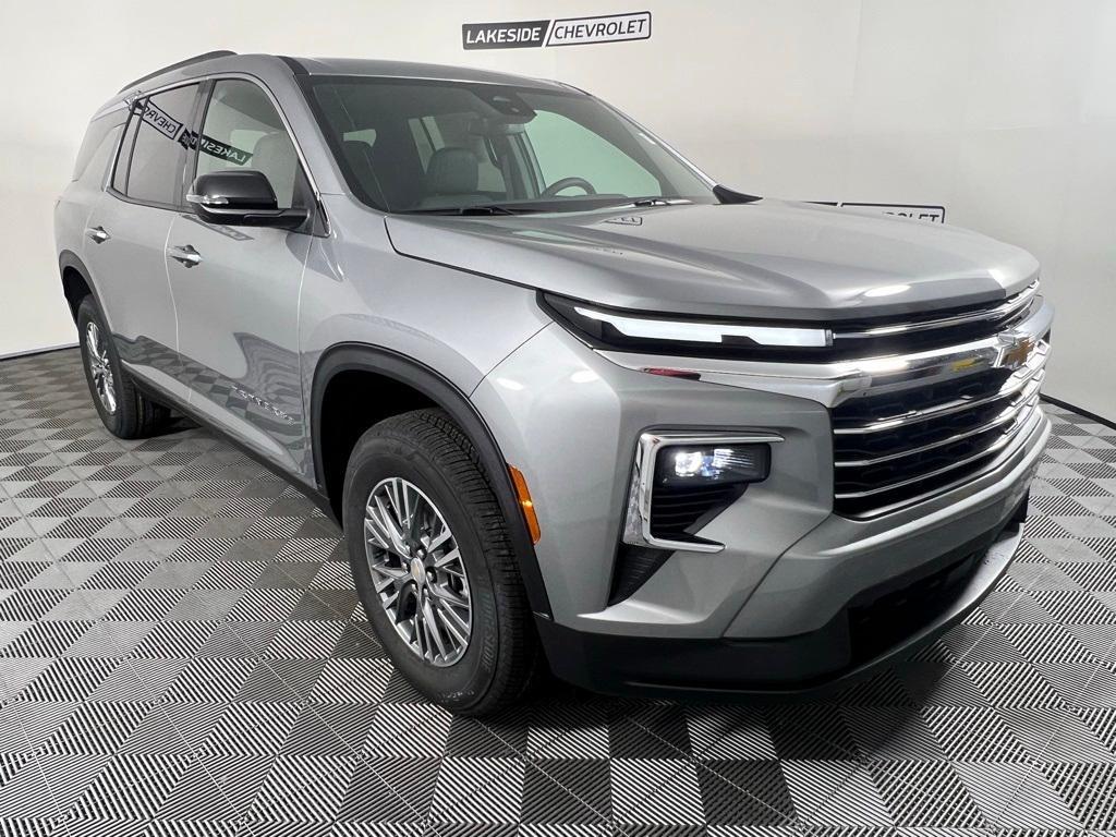 new 2025 Chevrolet Traverse car, priced at $43,195
