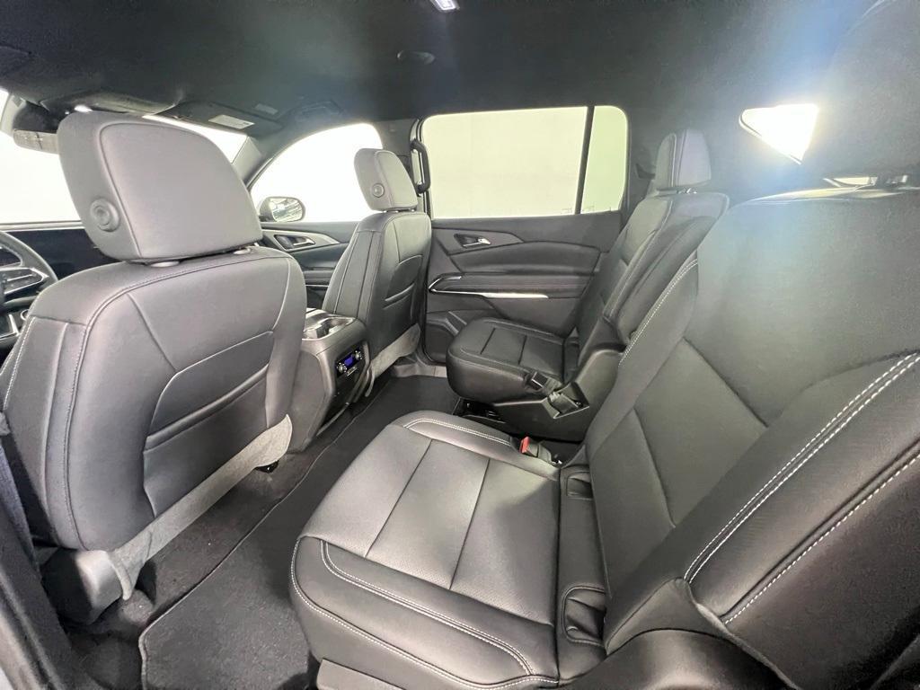new 2025 Chevrolet Traverse car, priced at $43,195