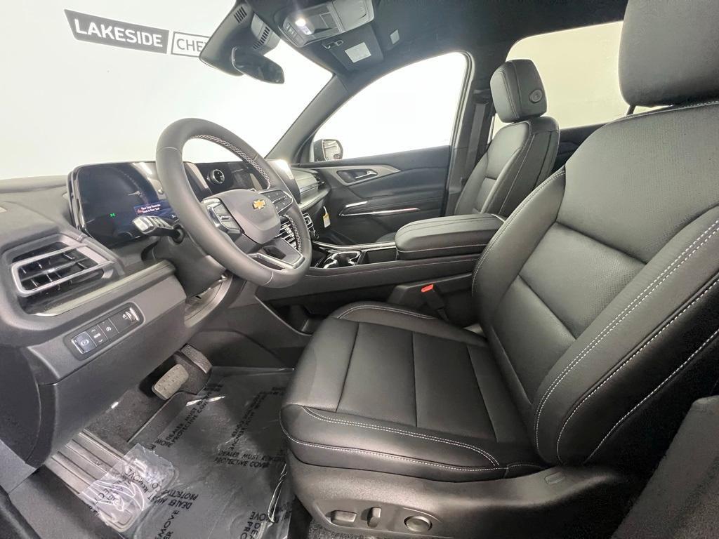new 2025 Chevrolet Traverse car, priced at $42,195