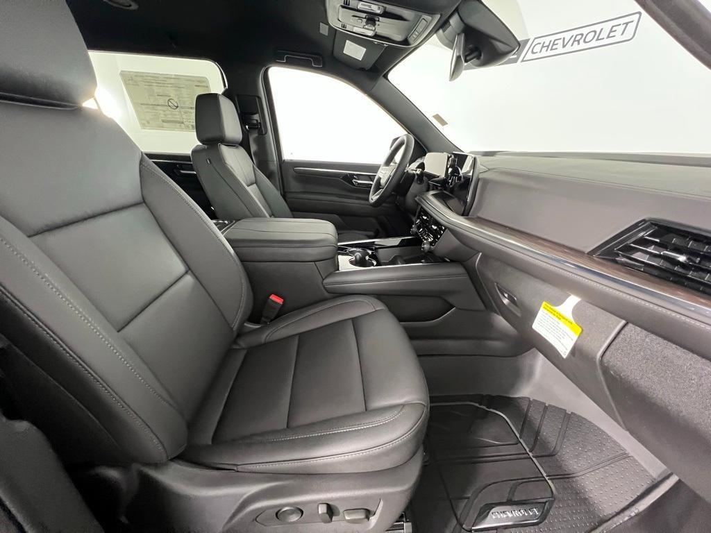 new 2025 Chevrolet Suburban car, priced at $77,599