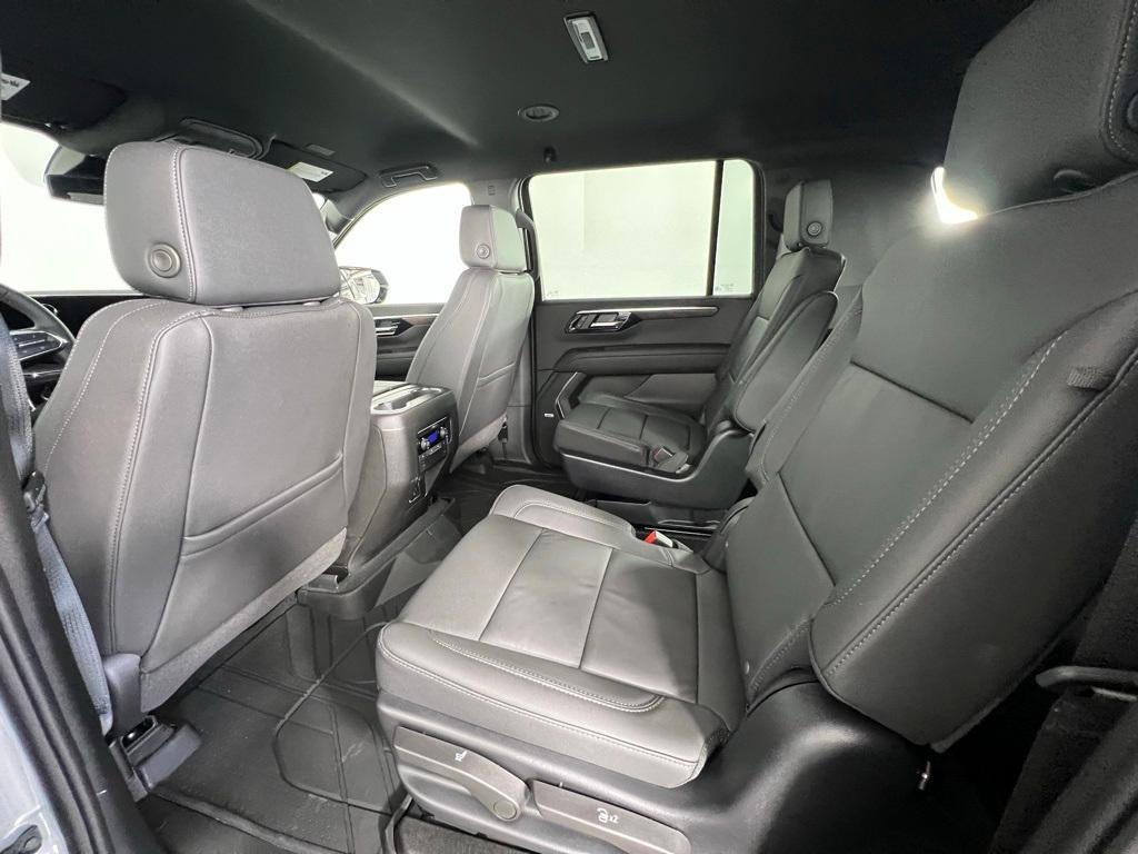 new 2025 Chevrolet Suburban car, priced at $77,599