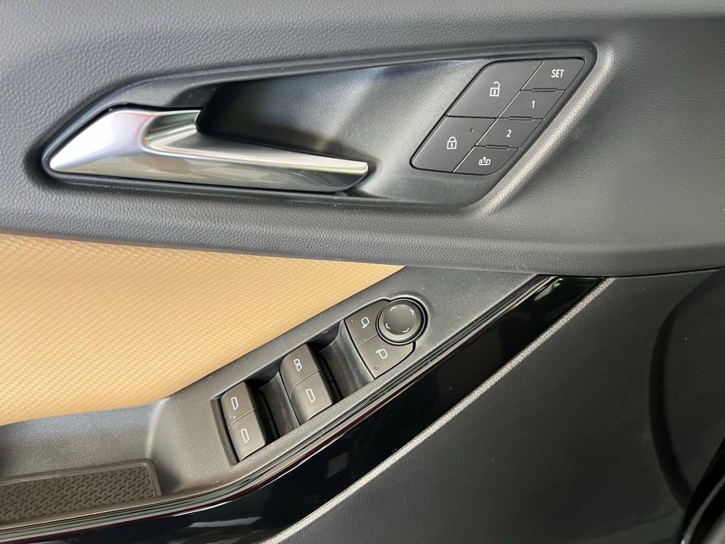 new 2026 Chevrolet Equinox car, priced at $38,290
