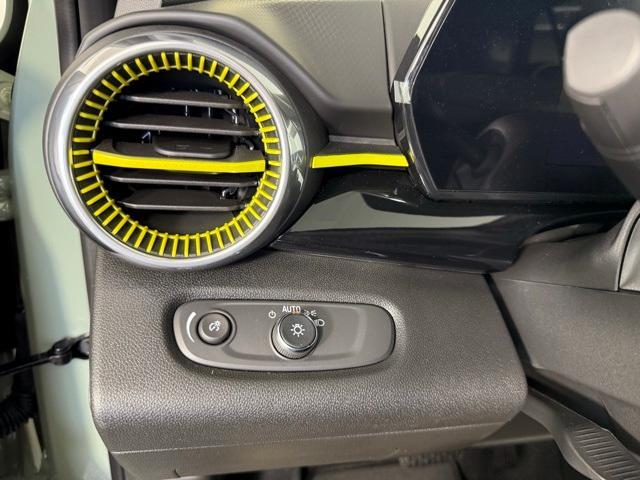 new 2025 Chevrolet Trax car, priced at $26,115